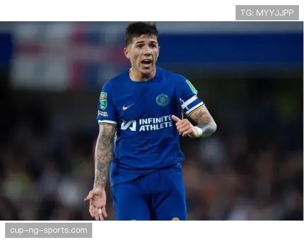 恩佐与布鲁诺·费尔南德斯中场核心能力差距解析：组织效率、防守贡献与进攻影响力对比