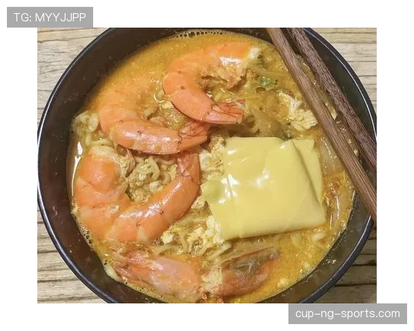 阿尔瓦雷斯家的狗都吃牛排，我还在纠结泡面加不加肠